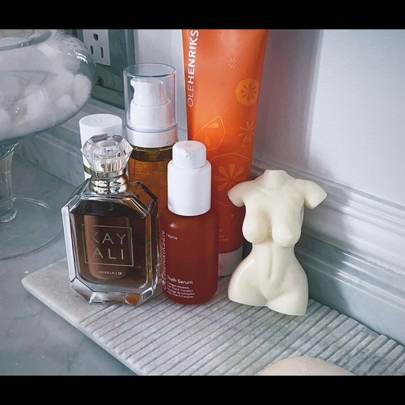 Aphrodite Soy Candles - Picture 2 of 2